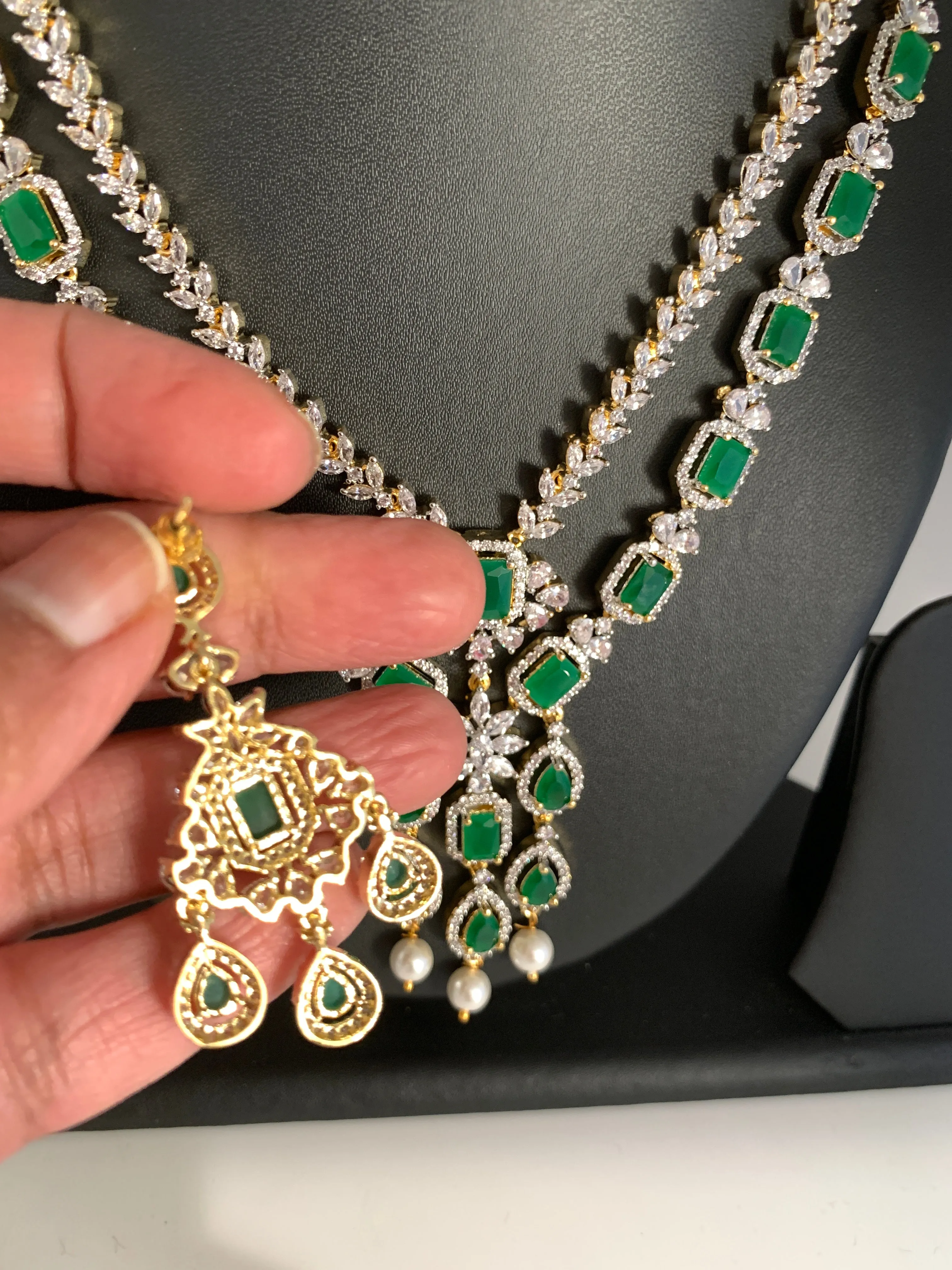 AD Emerald Green Stone Double Layer Short Necklace