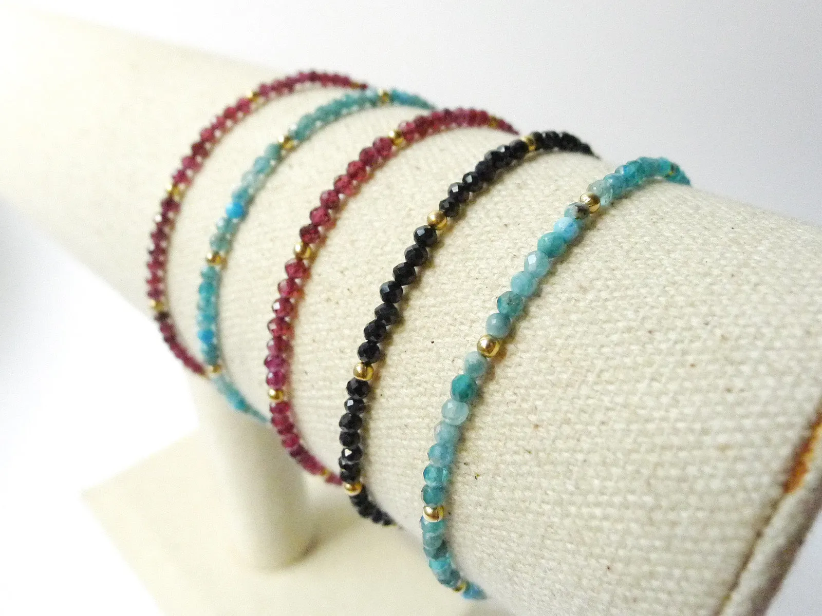 Allysha Stacking Bracelet / Black Spinel