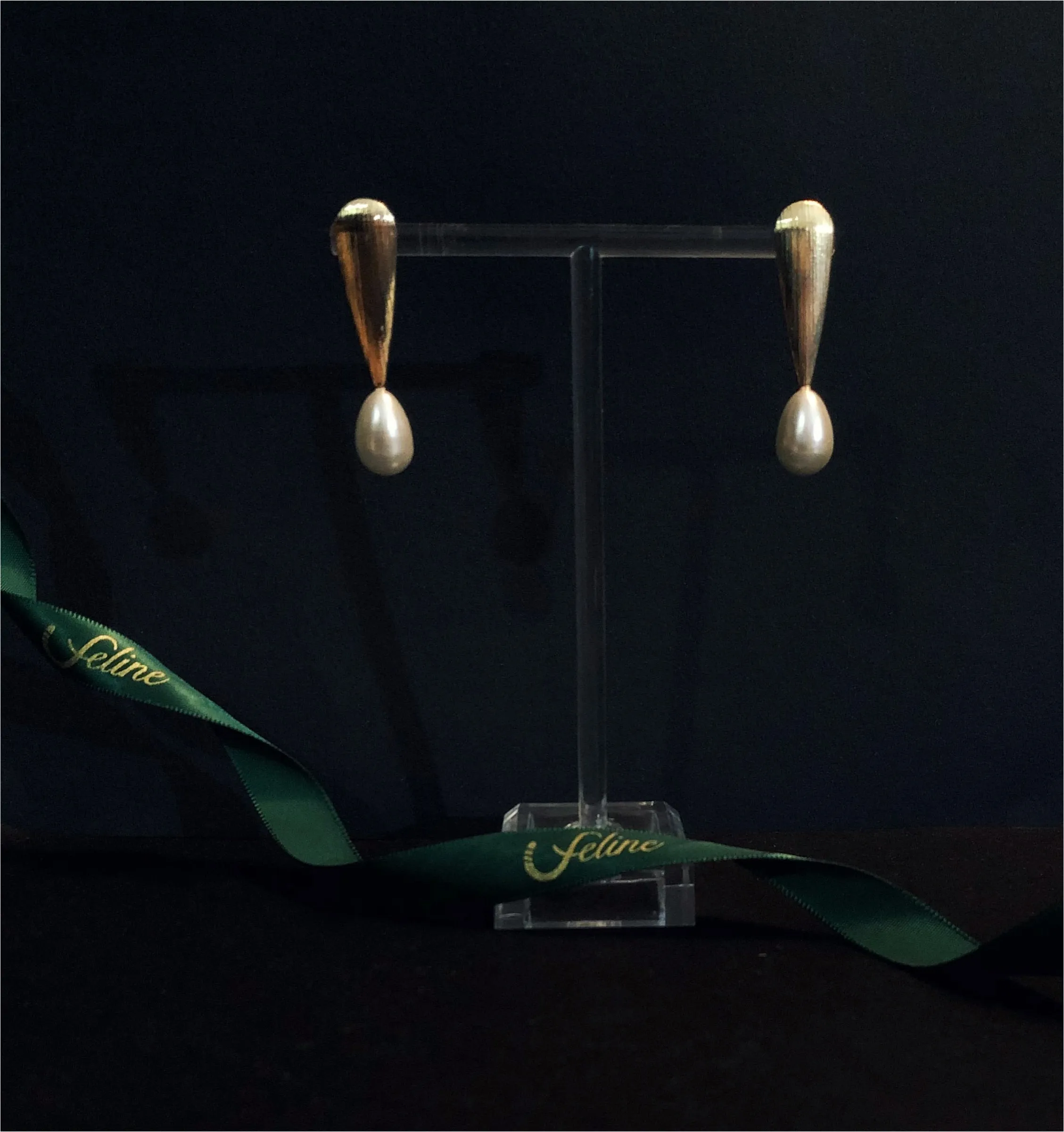 Block Bauer Pearl Earrings