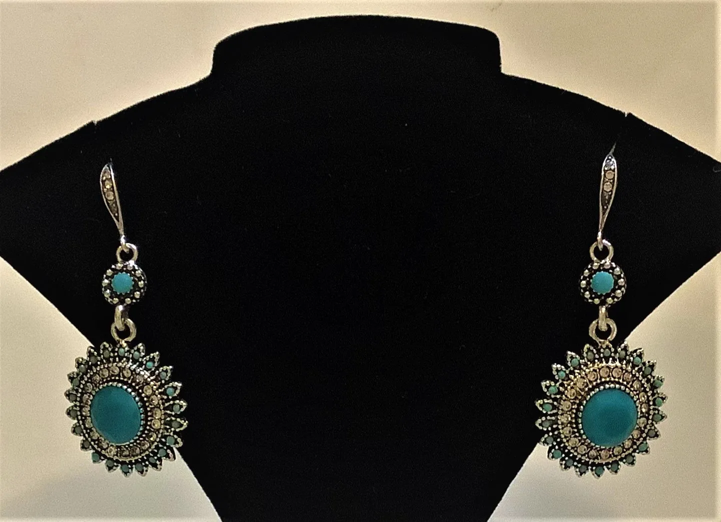 Bohemian Dangling Earrings make with beautiful stones