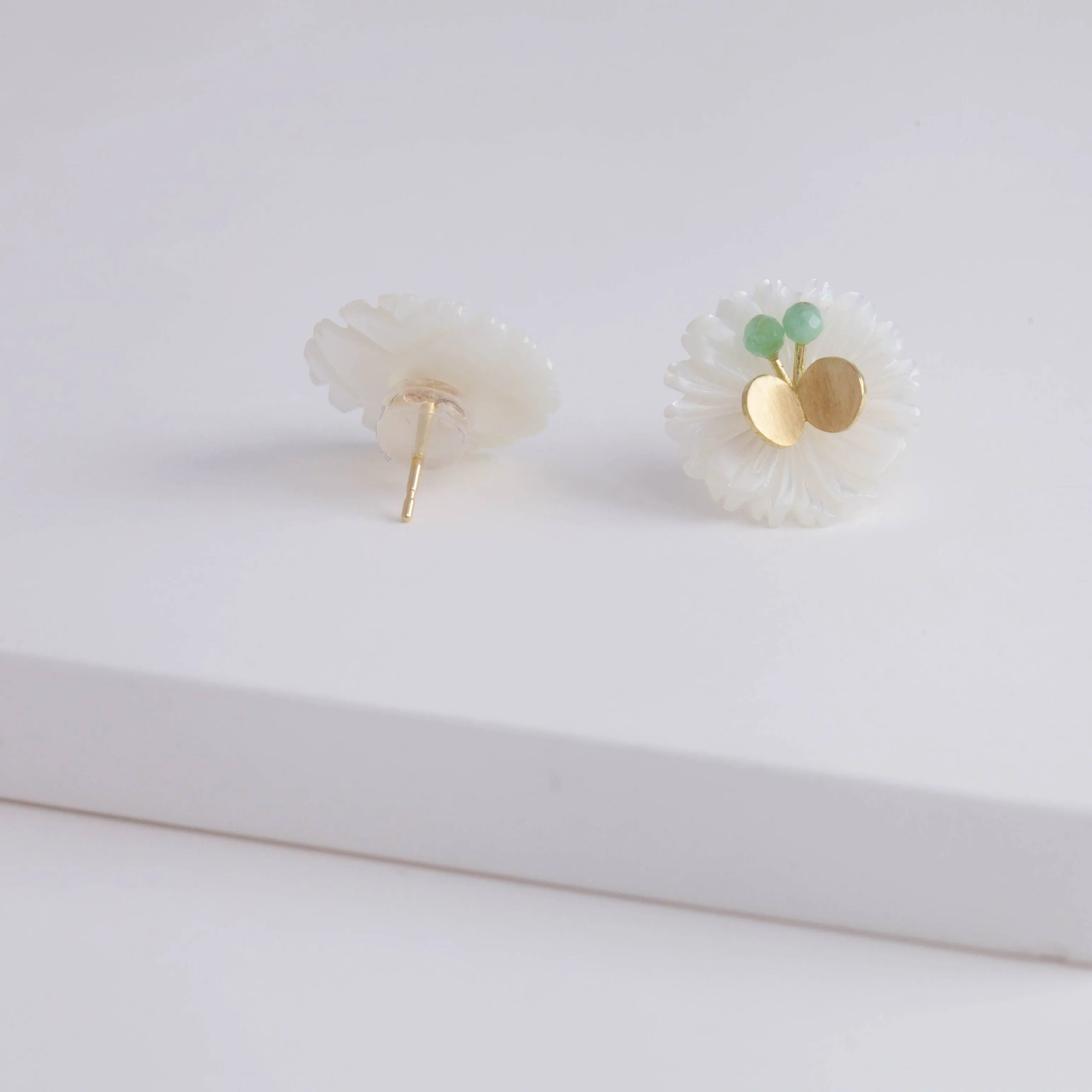 Daisy emerald butterfly earrings