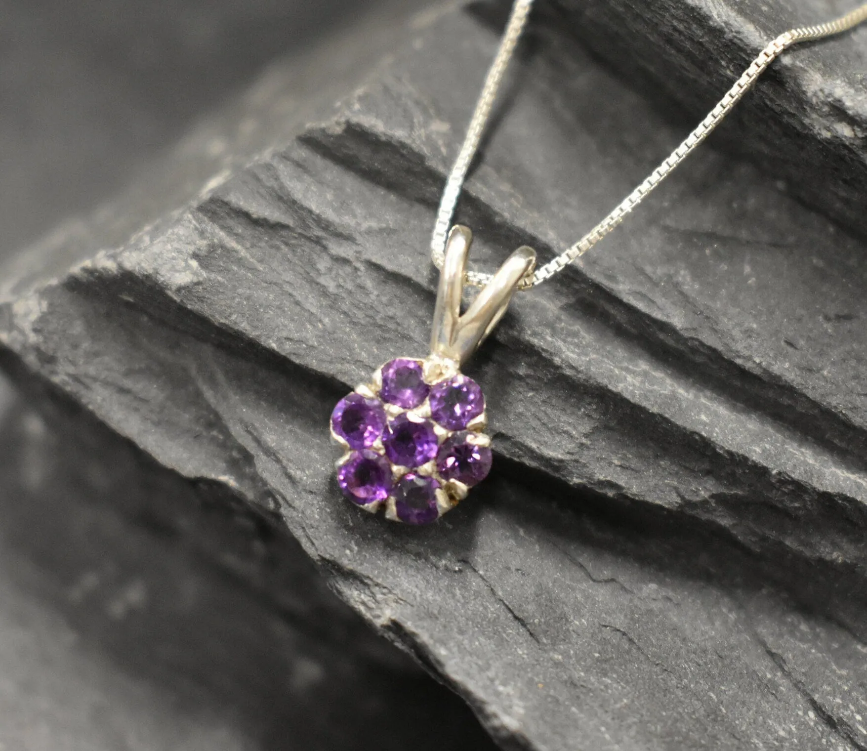 Flower Amethyst Pendant - Dainty Flower Necklace - Purple Daisy Necklace