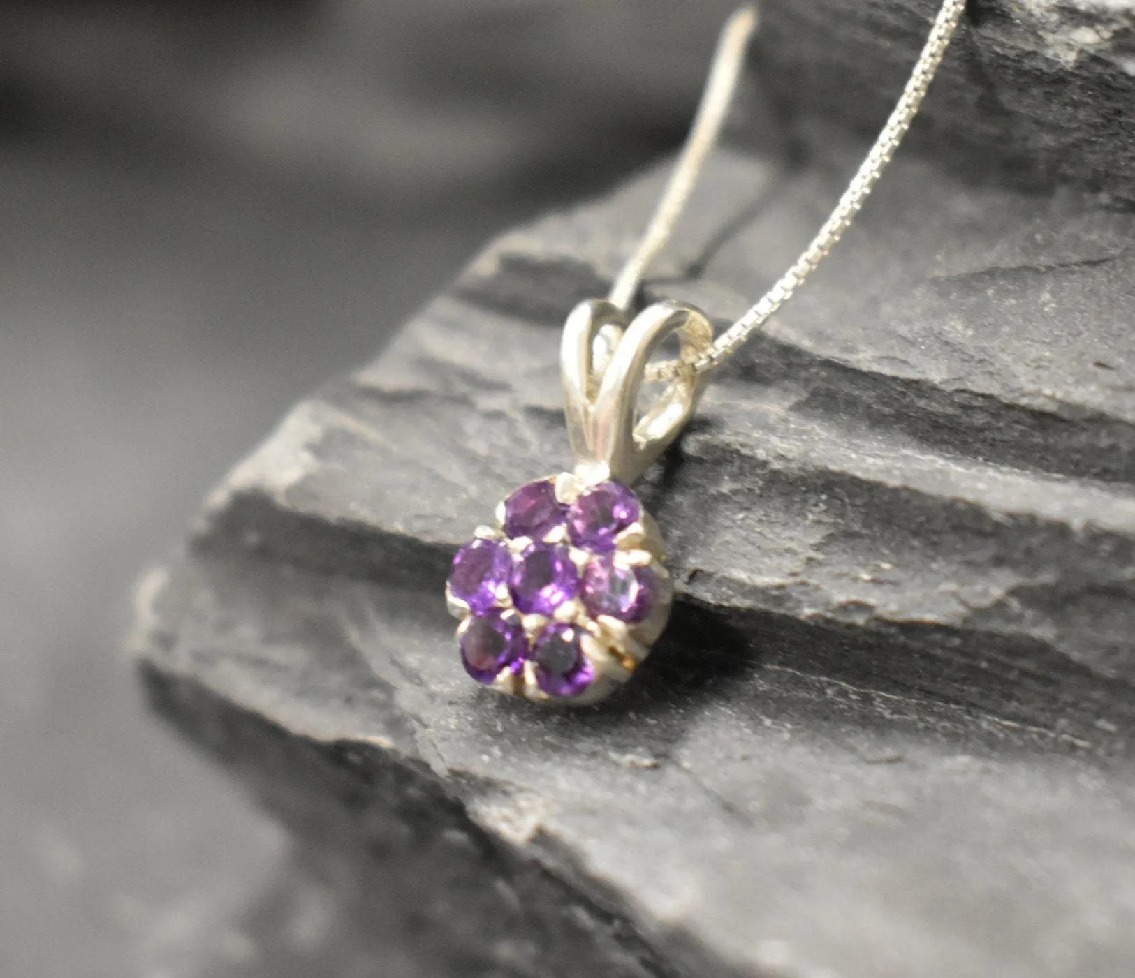 Flower Amethyst Pendant - Dainty Flower Necklace - Purple Daisy Necklace