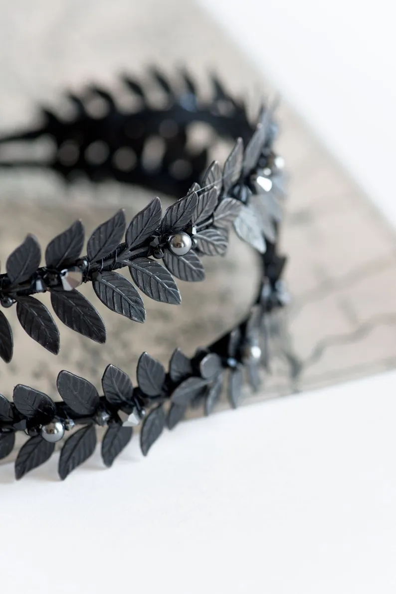 Gothic wedding headpiece with black laurel leaf - MARIA