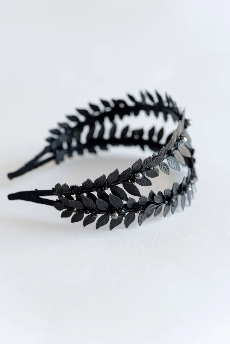 Gothic wedding headpiece with black laurel leaf - MARIA