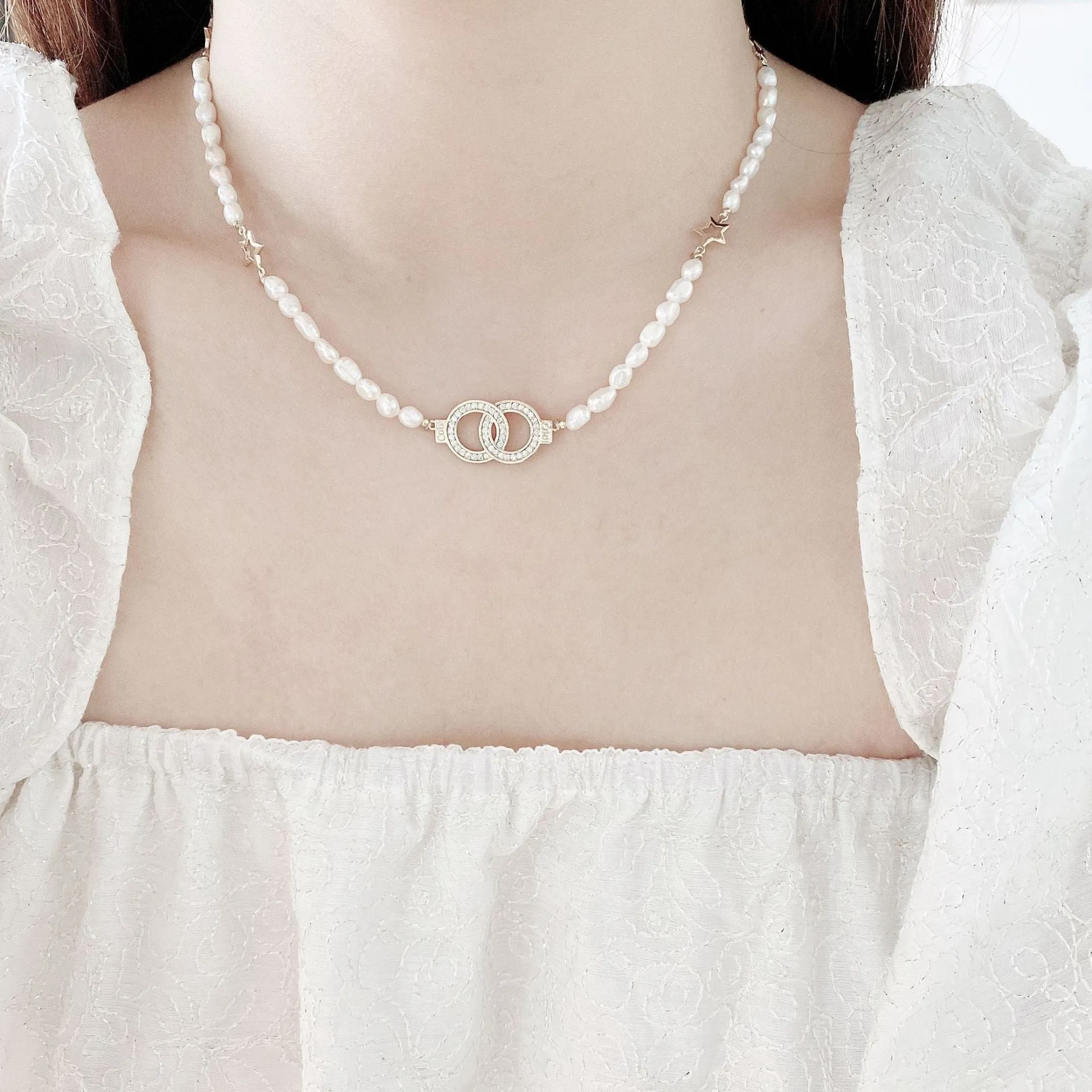 Interlocked Circles Pearl Beaded Necklace