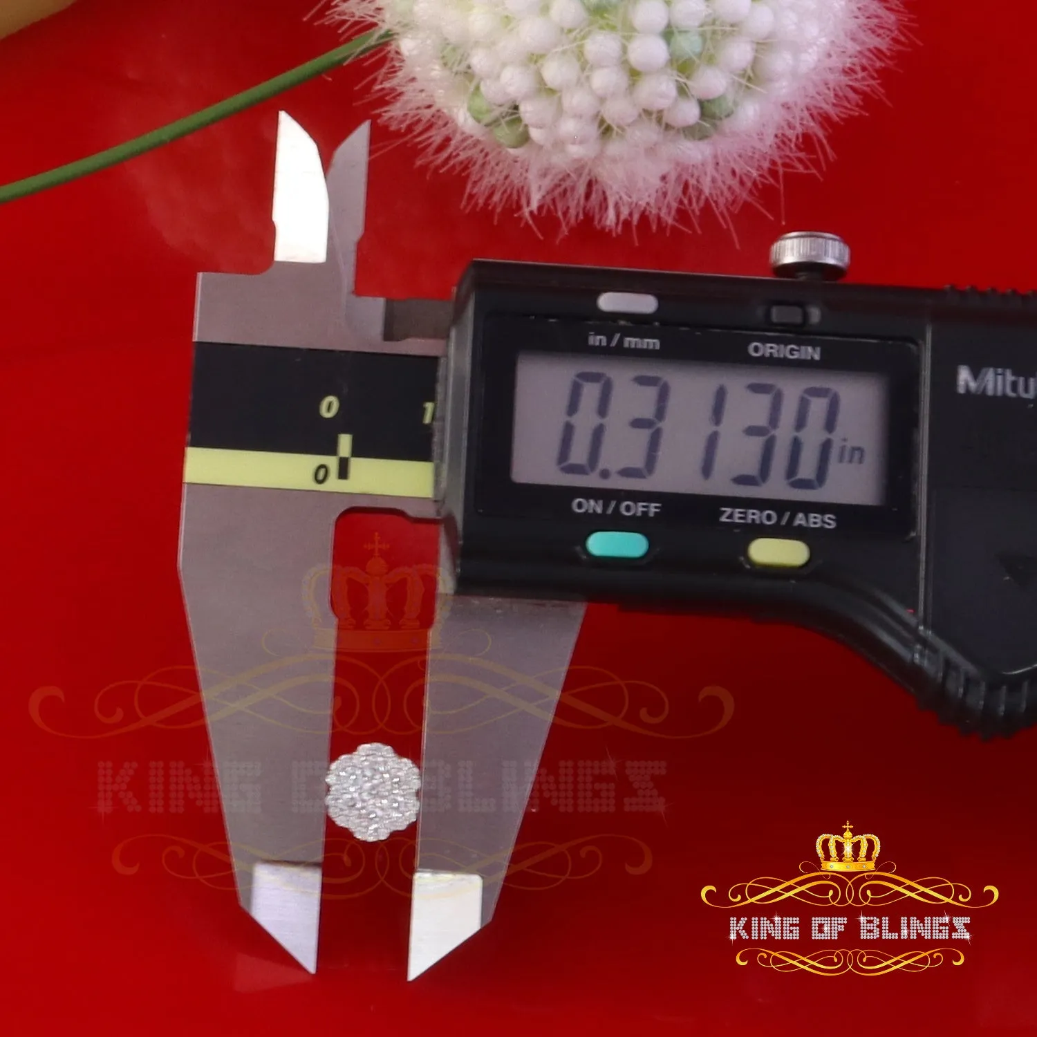 King  of Bling's 925 Yellow Silver 0.66ct VVS 'D' Moissanite Floral Stud Earring Men's/Women's