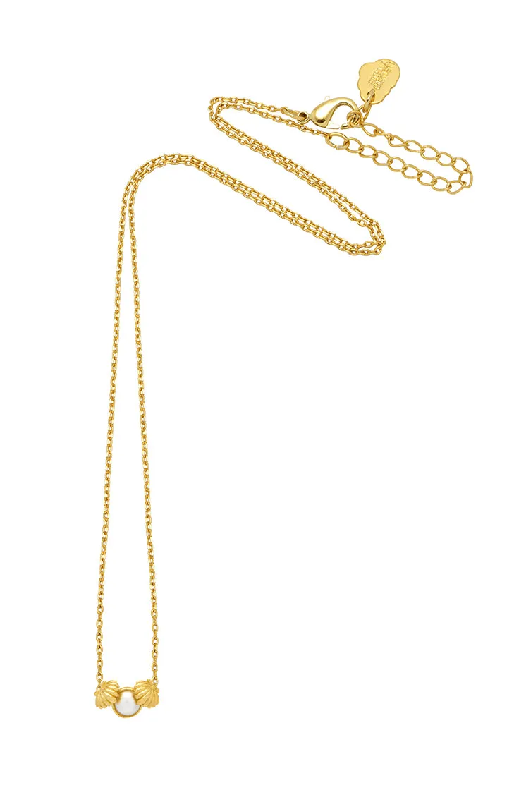 Pearl Scallop Pendant Necklace