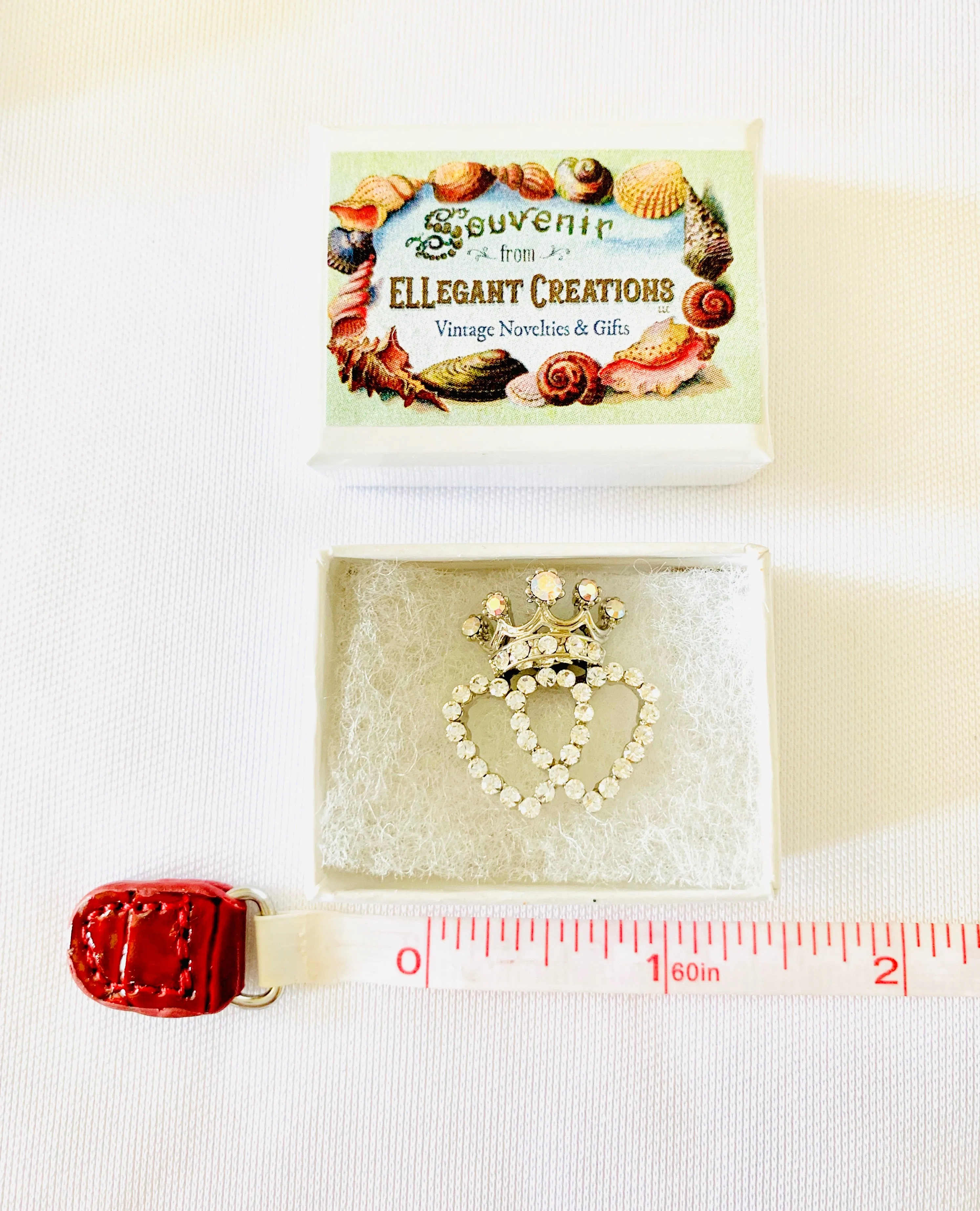 Pin CROWN HEARTS