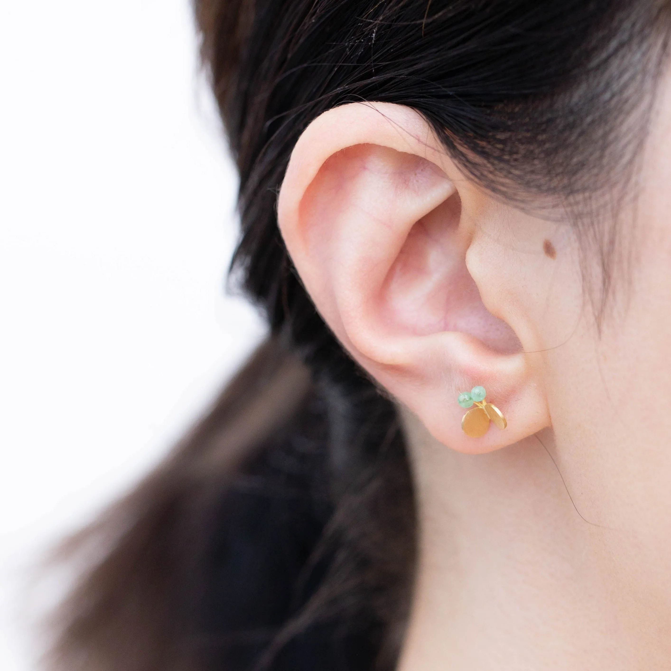 Plum flower emerald butterfly earrings