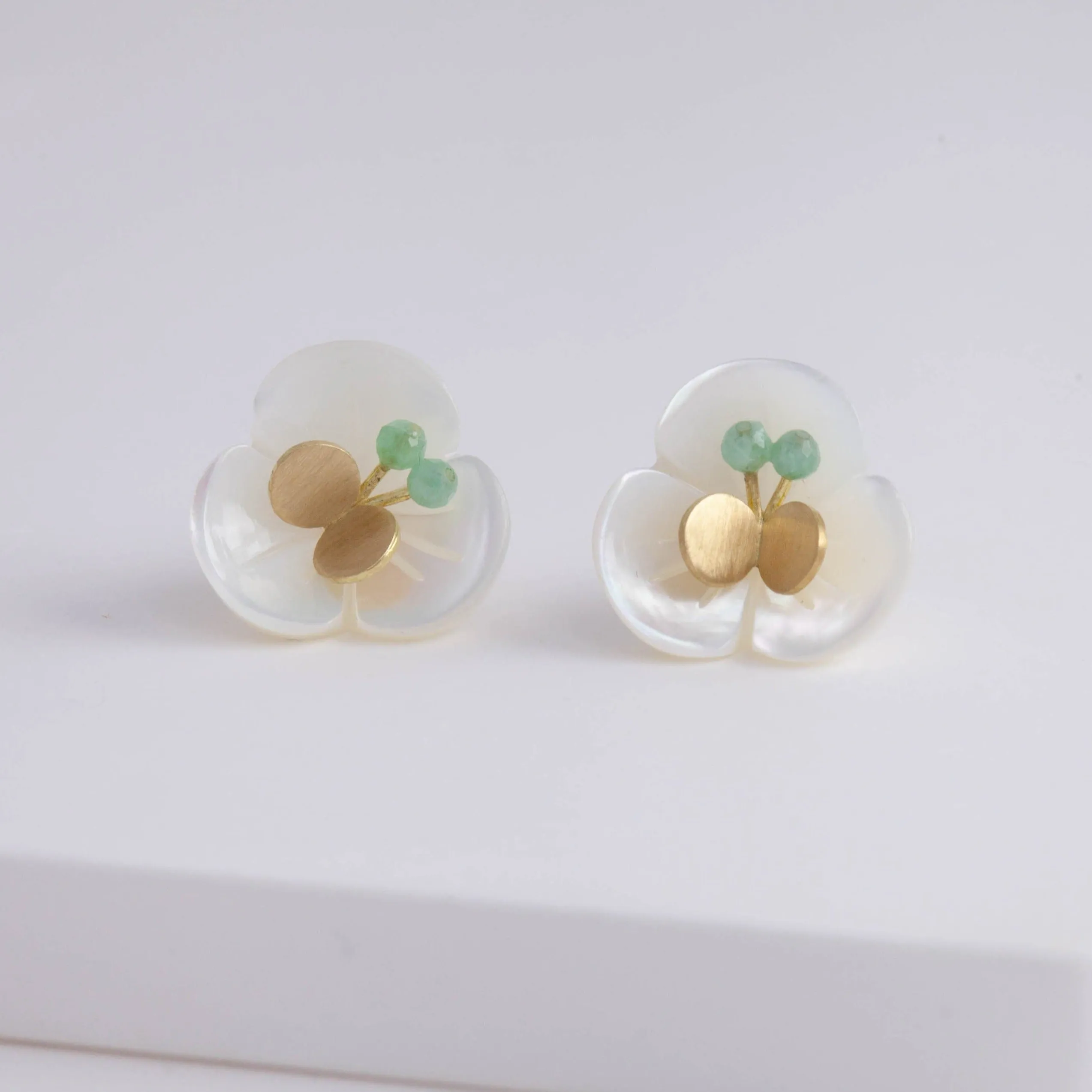 Plum flower emerald butterfly earrings
