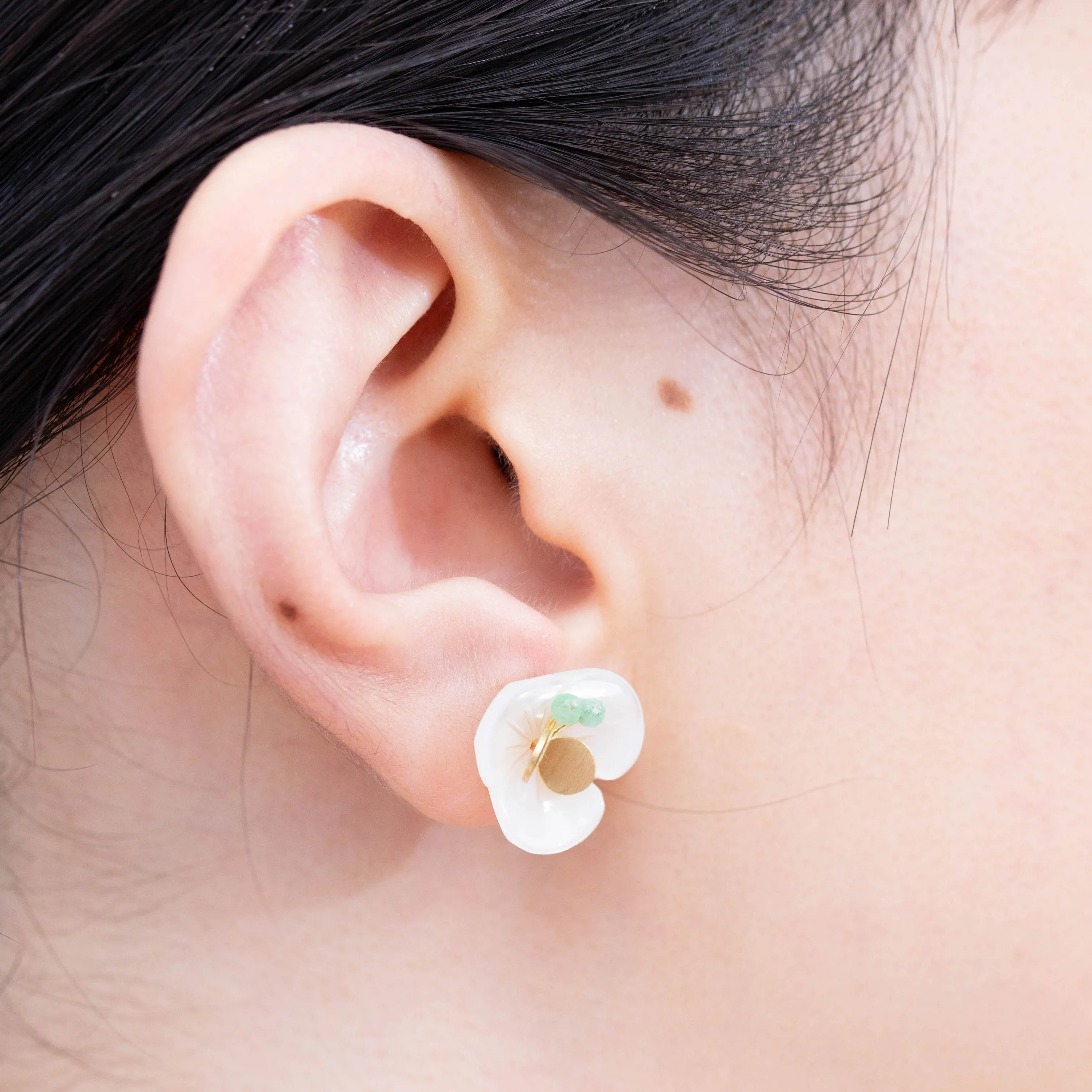 Plum flower emerald butterfly earrings