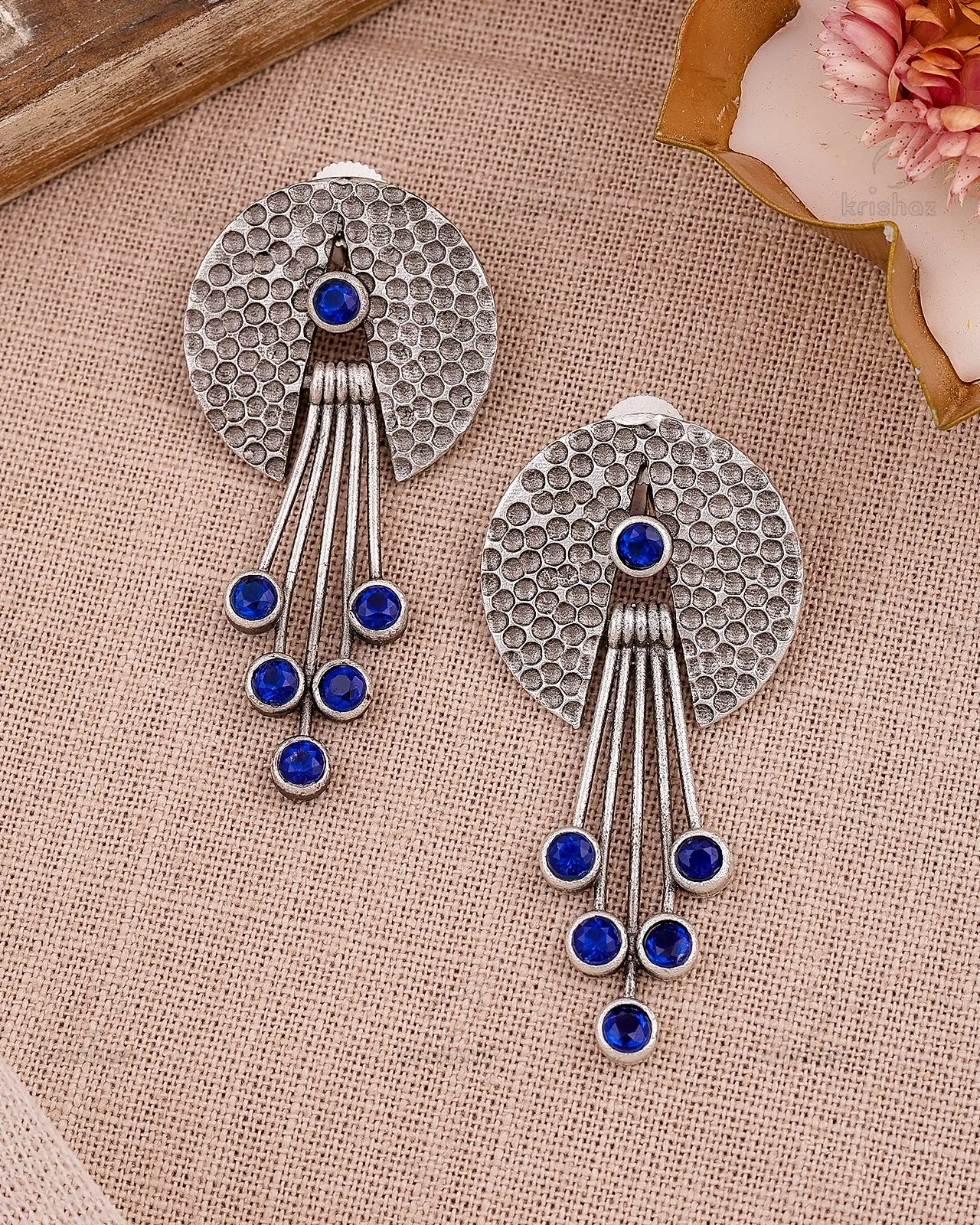 Saumya Dangler Earrings - wxo