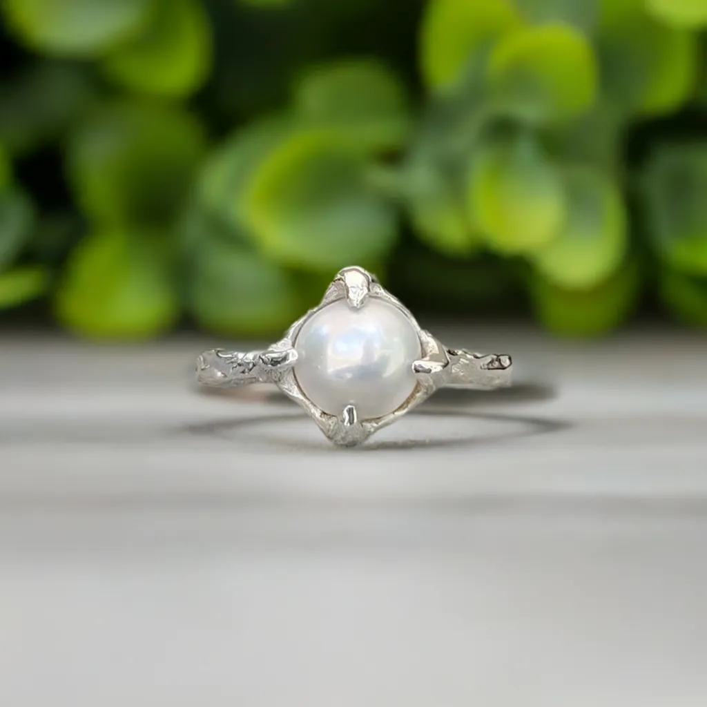 Silver Freshwater pearl textured ring