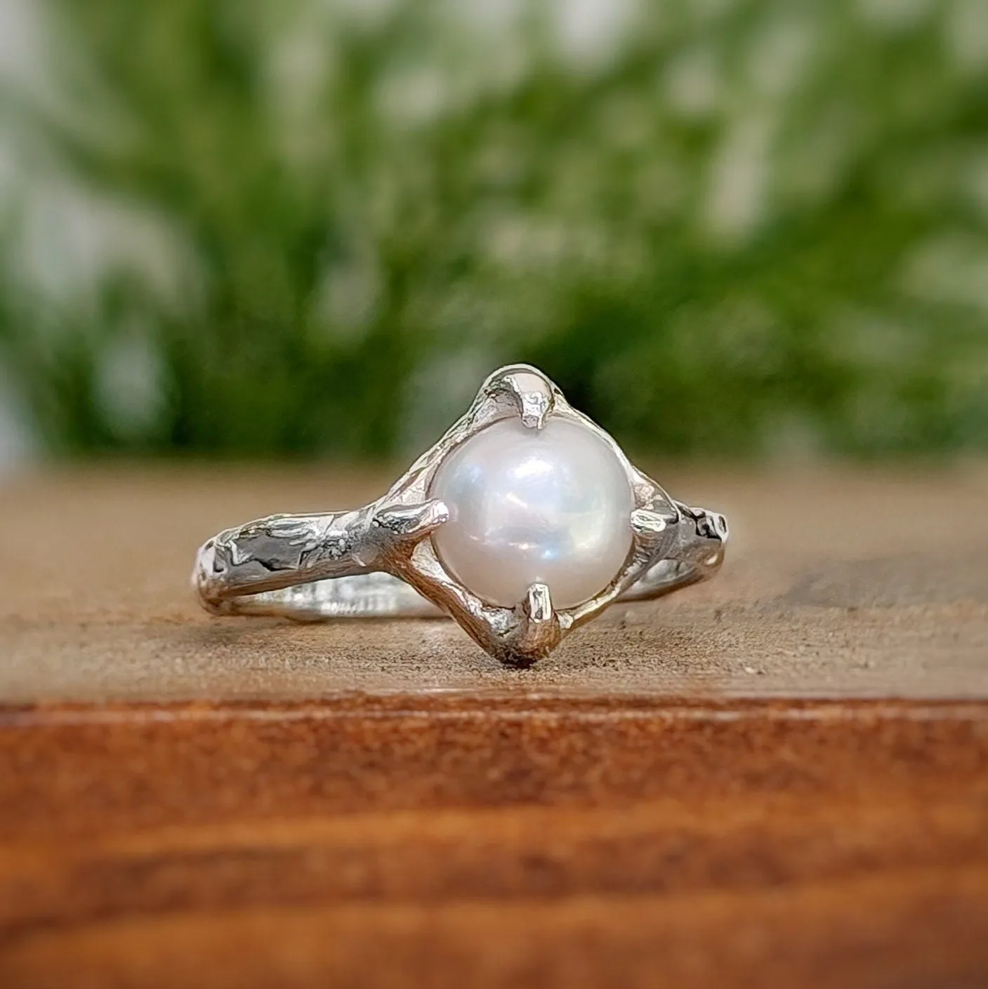 Silver Freshwater pearl textured ring