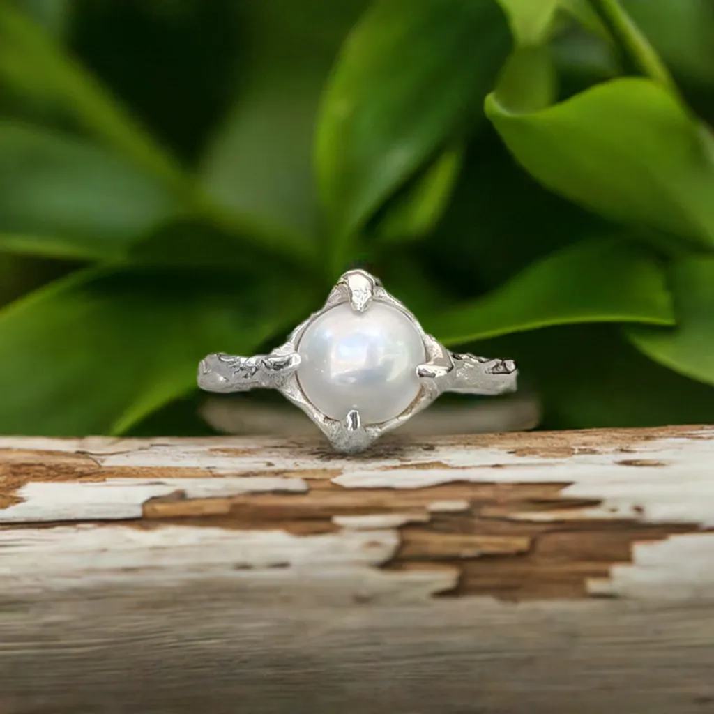 Silver Freshwater pearl textured ring