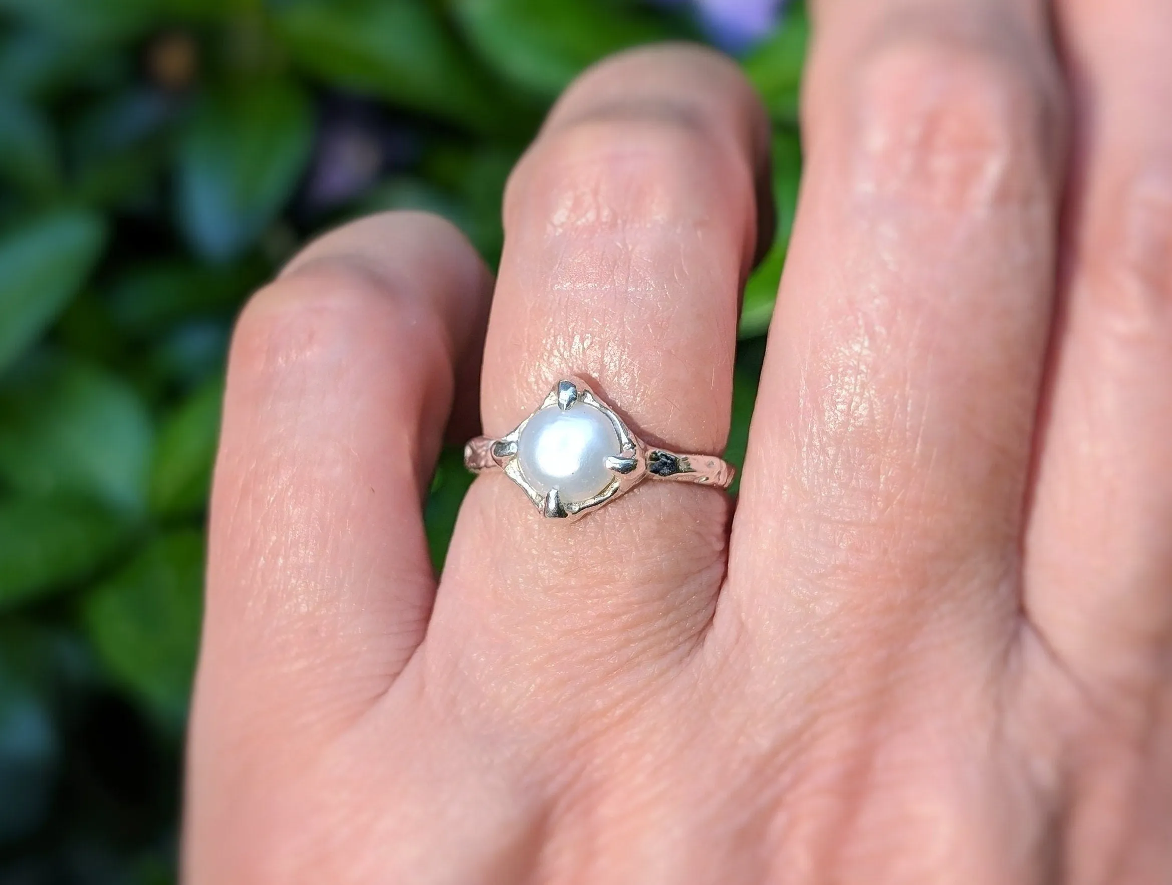 Silver Freshwater pearl textured ring