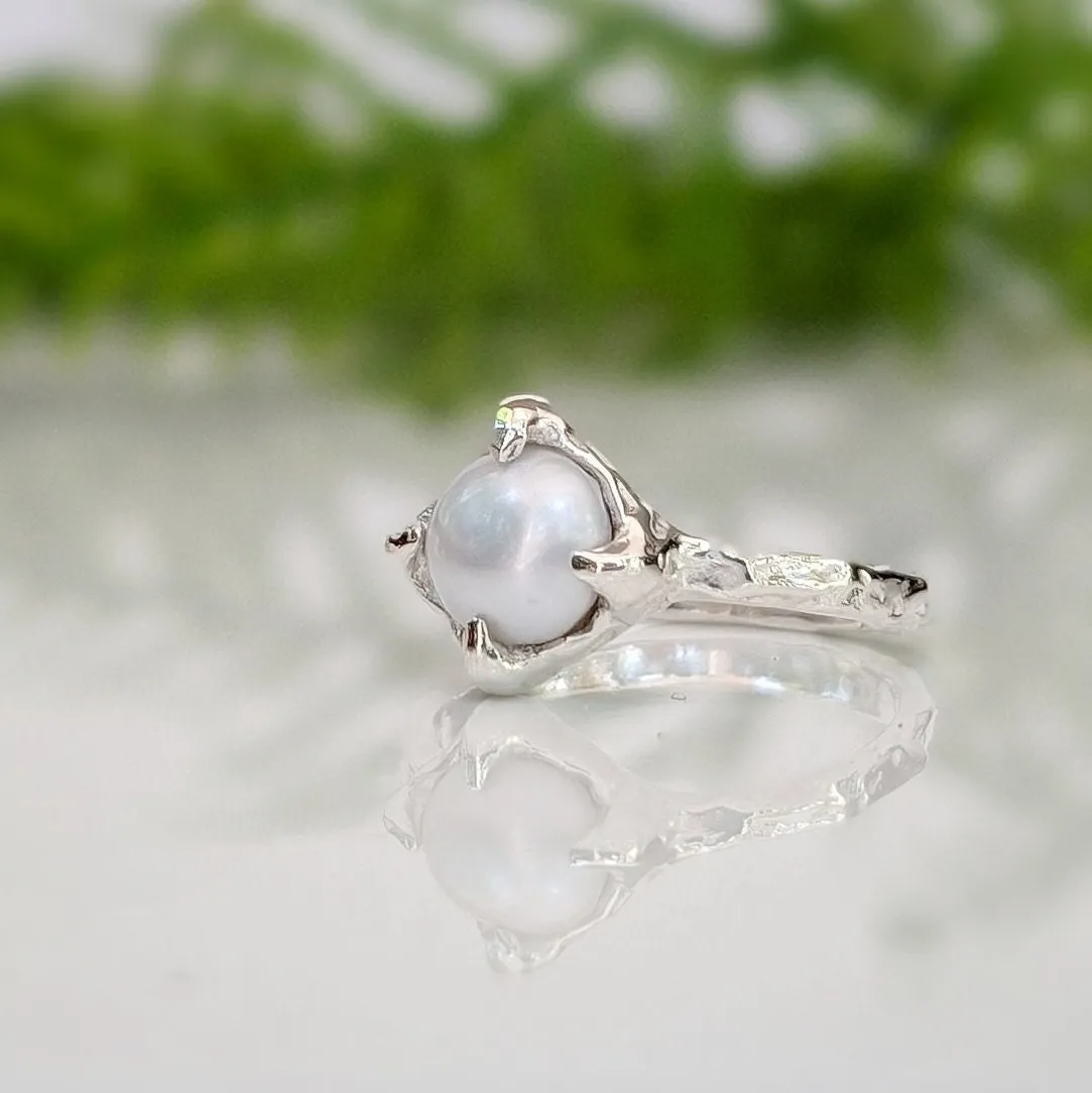 Silver Freshwater pearl textured ring