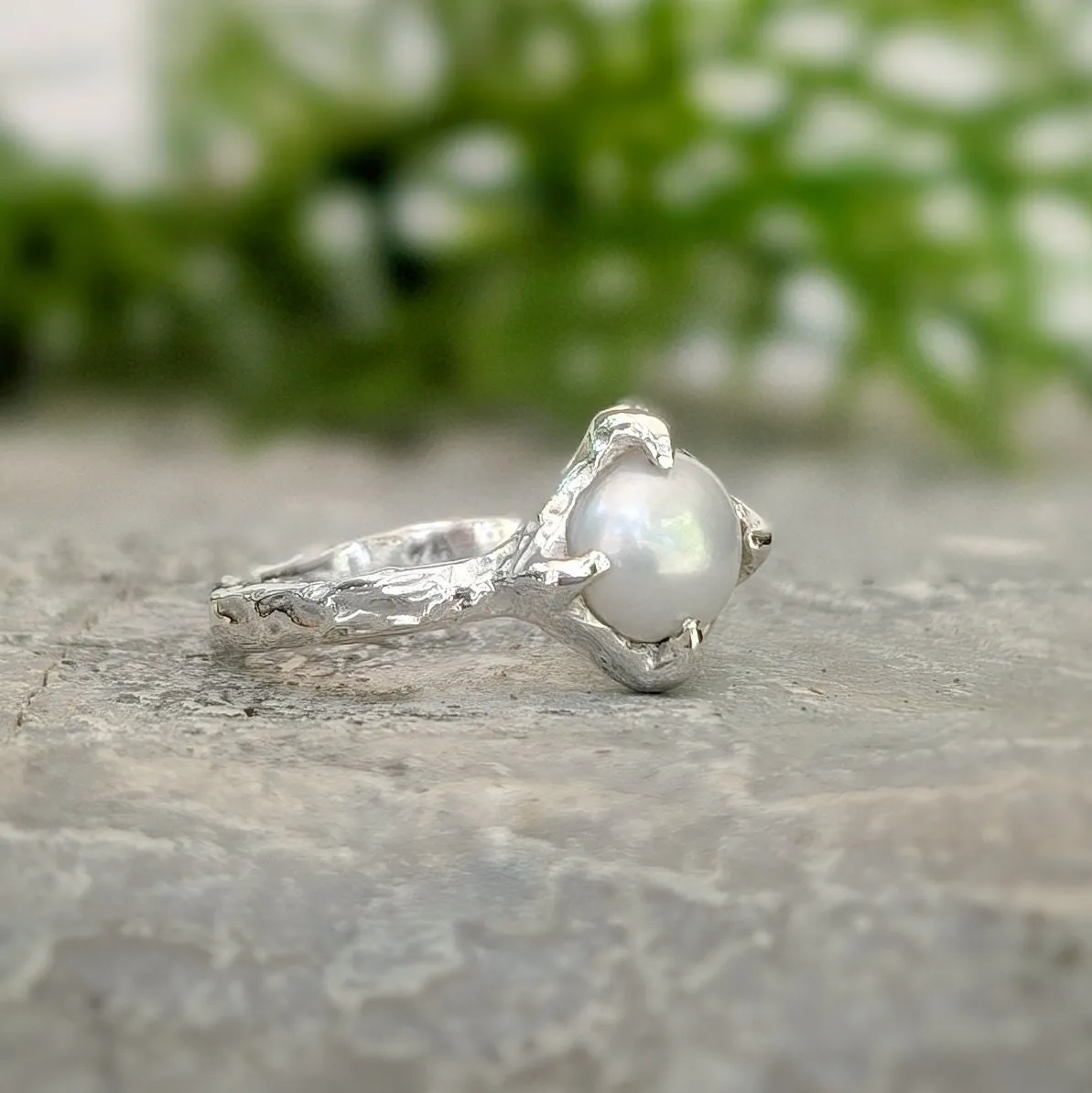 Silver Freshwater pearl textured ring