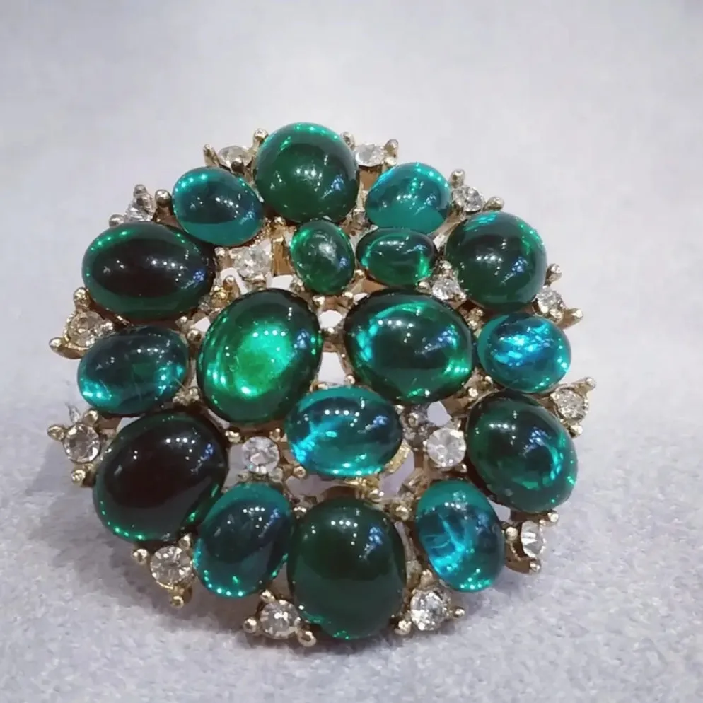 Trifari Vintage Emerald Green glass cabochon cluster clip on earrings